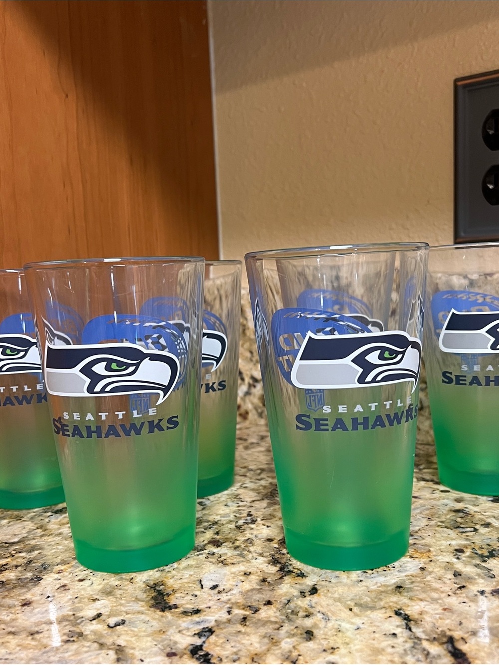 Seattle Seahawks/Bud Light  Pint Glasses - Set of 6